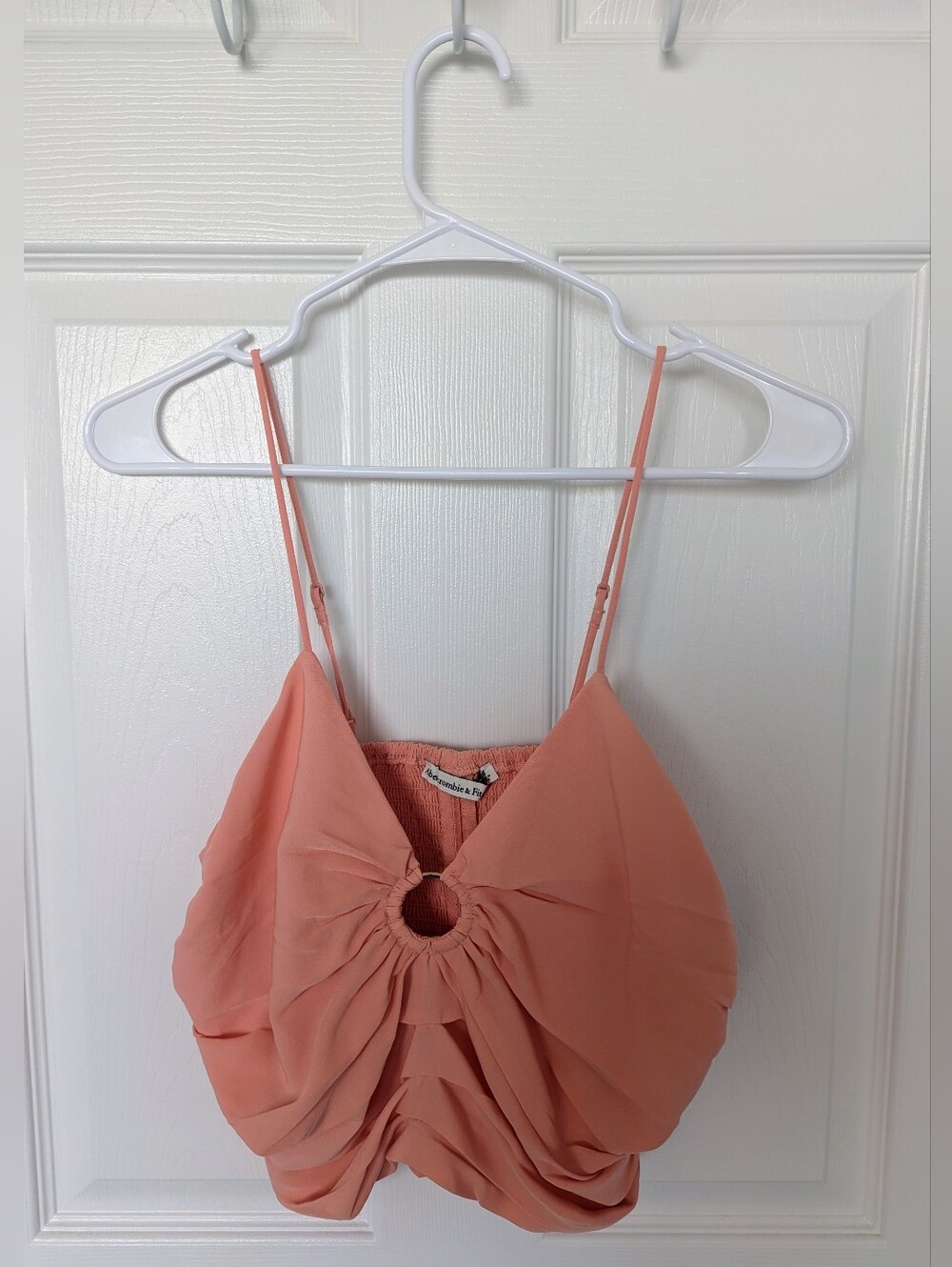 *NWOT* Abercrombie & Fitch Ruched O-Ring Spaghetti Strap Crop Top - Coral/Peach